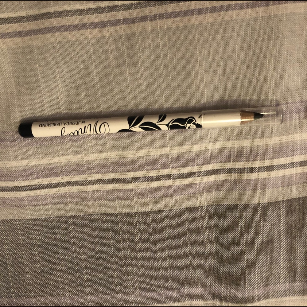 BRAND NEW vintage smoky eyeliner